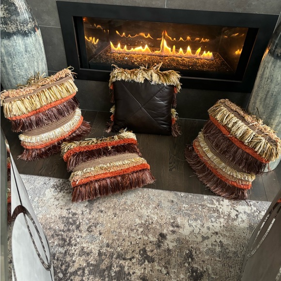 Vintage rich 17 x 17 decorator, wealthy home pillows, fringe and leather - Picture 3 of 16